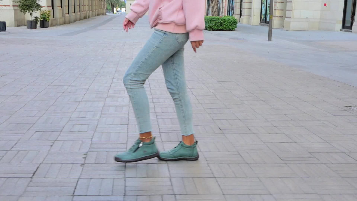 Hadyn | Women Wide Toe Box Cushioned Walking Shoes