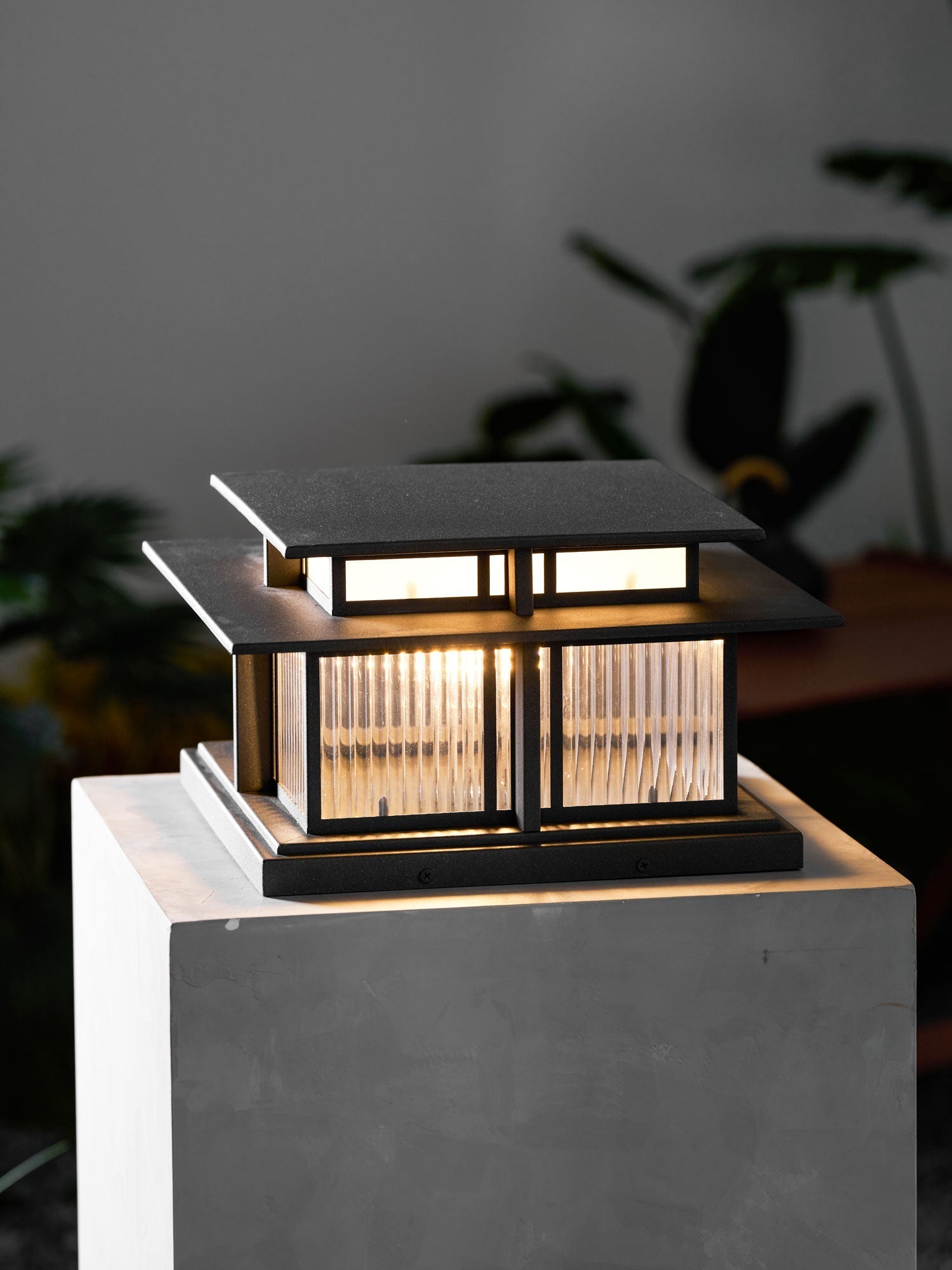 Boilyn Pillar Outdoor Light