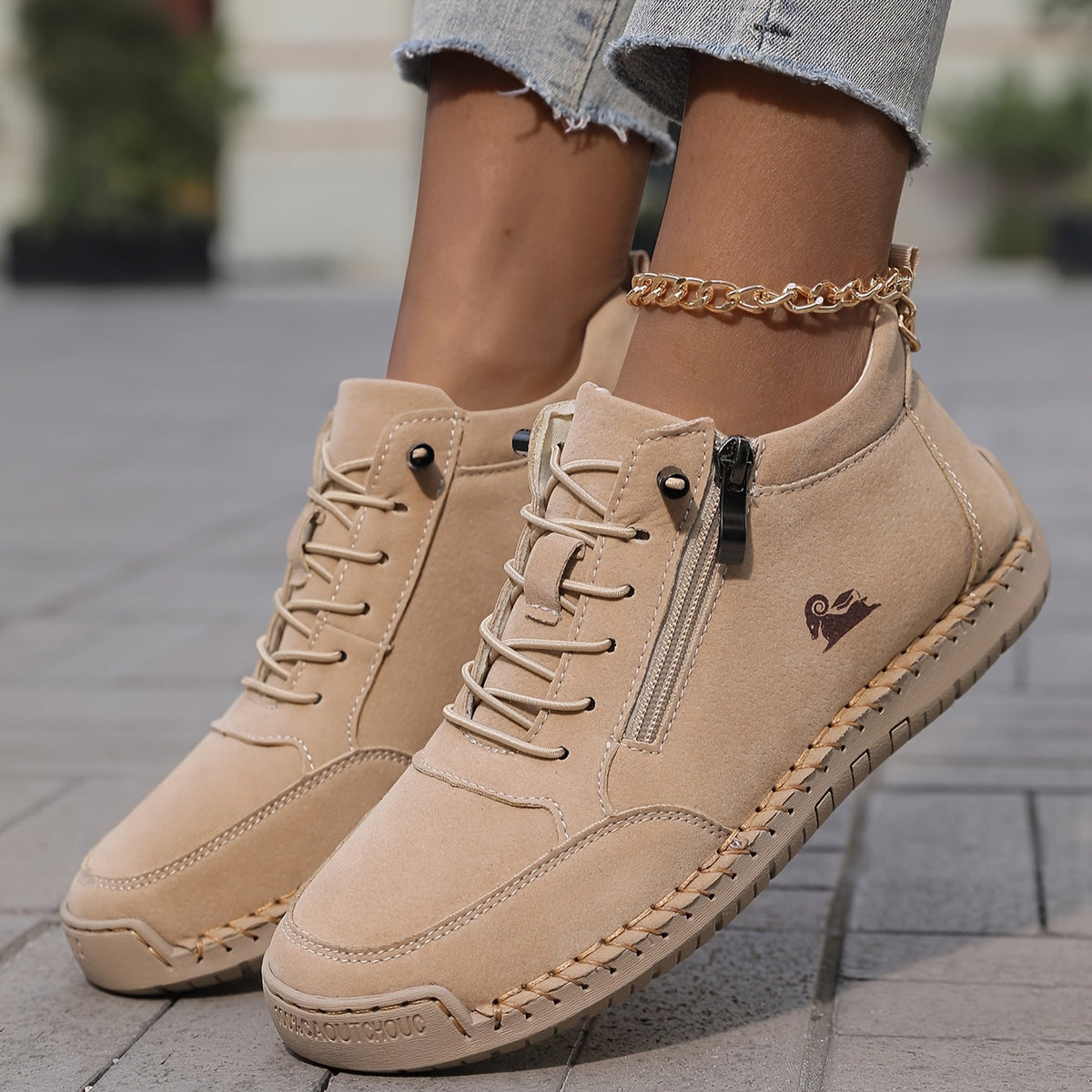 Hadyn | Women Wide Toe Box Cushioned Walking Shoes