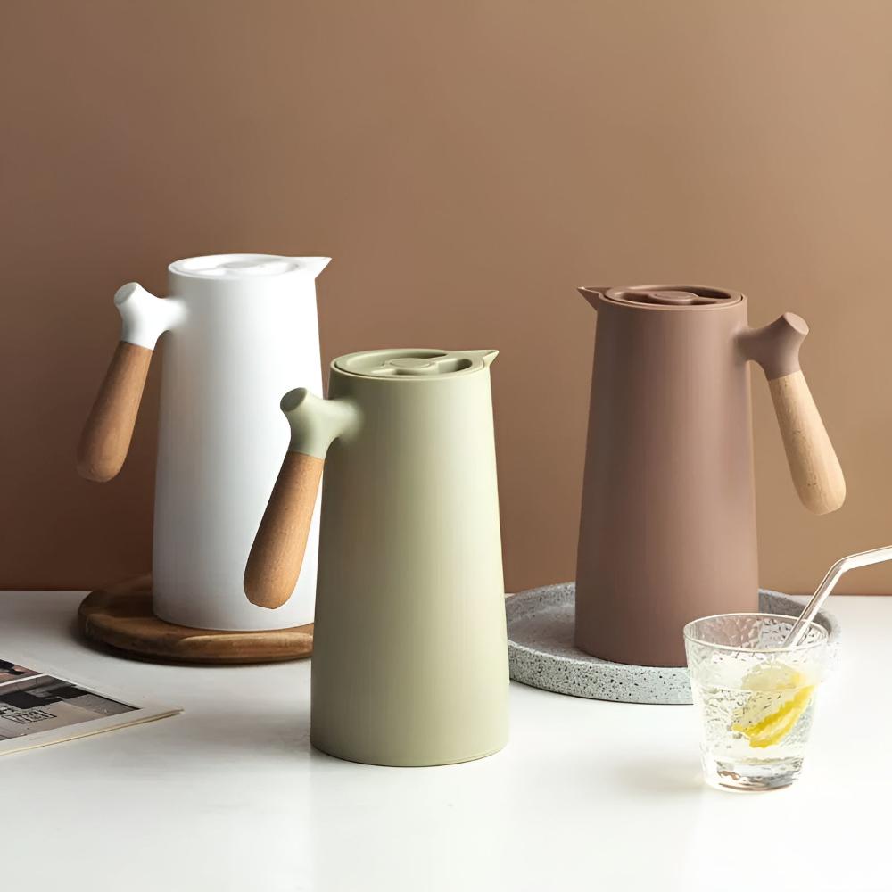 NordicTherm – Insulated Carafe with Wooden Handle for Stylish Enjoyment