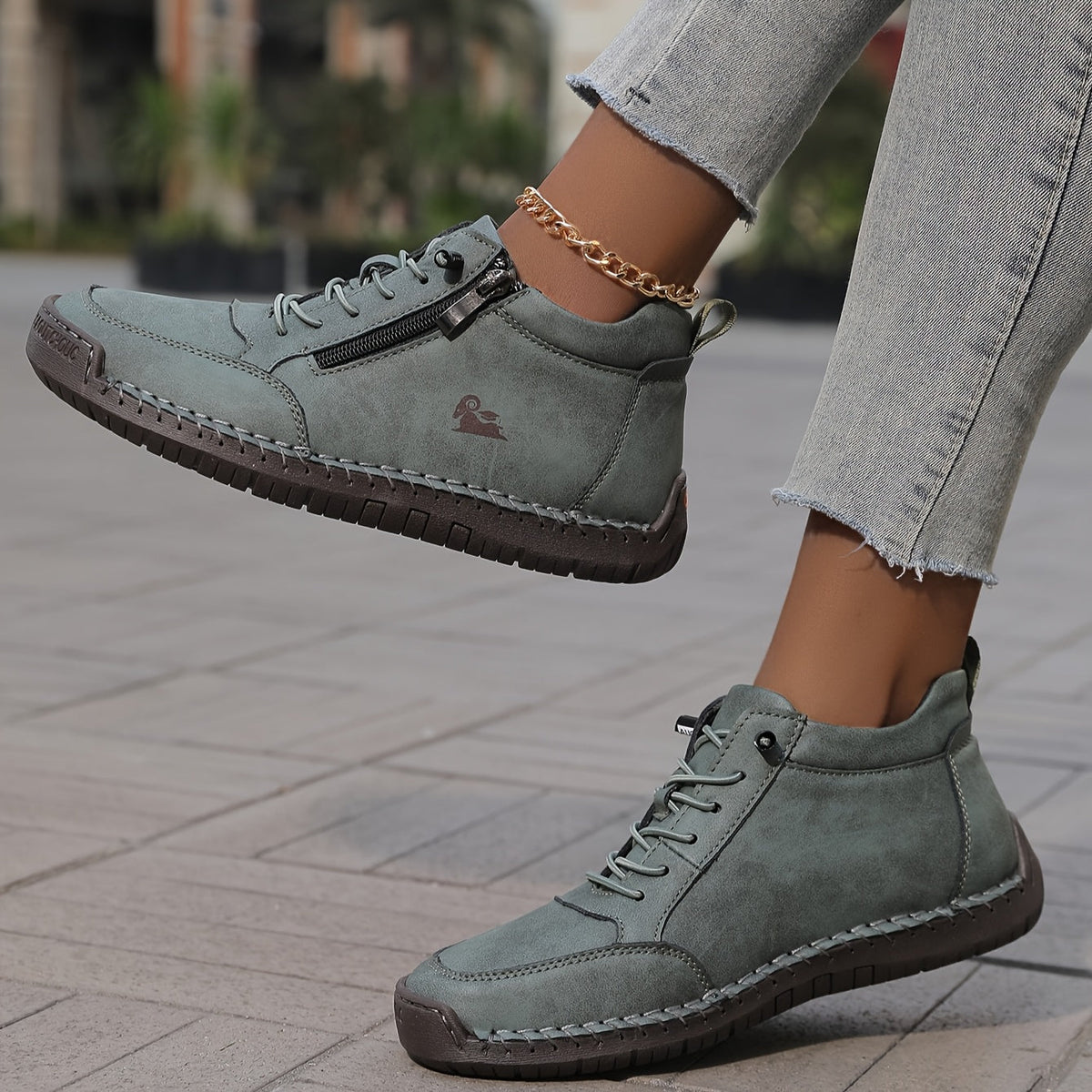 Hadyn | Women Wide Toe Box Cushioned Walking Shoes