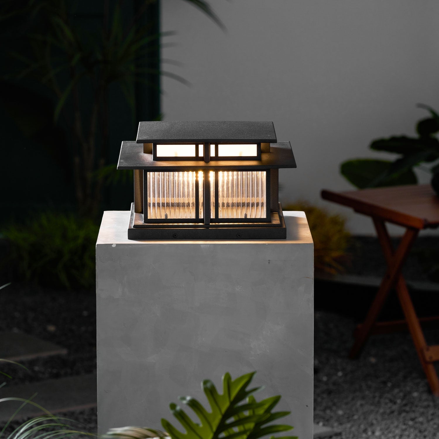 Boilyn Pillar Outdoor Light