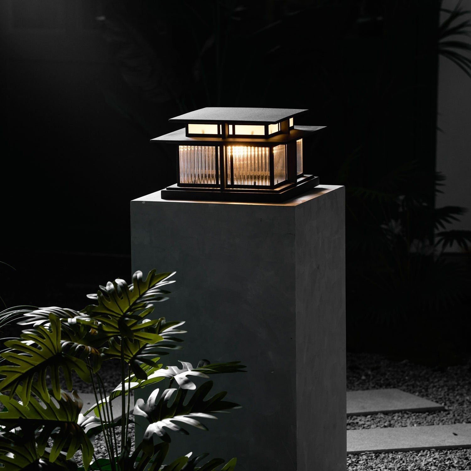 Boilyn Pillar Outdoor Light
