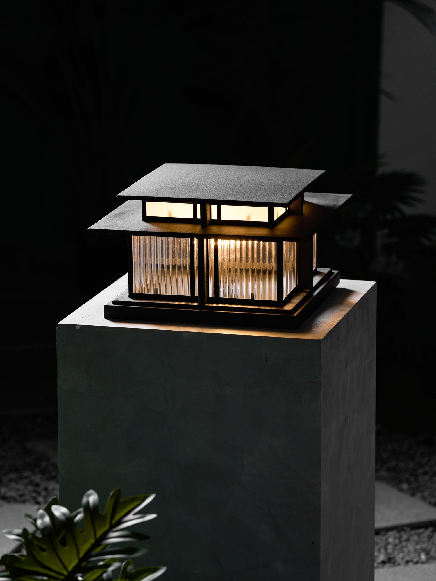 Boilyn Pillar Outdoor Light