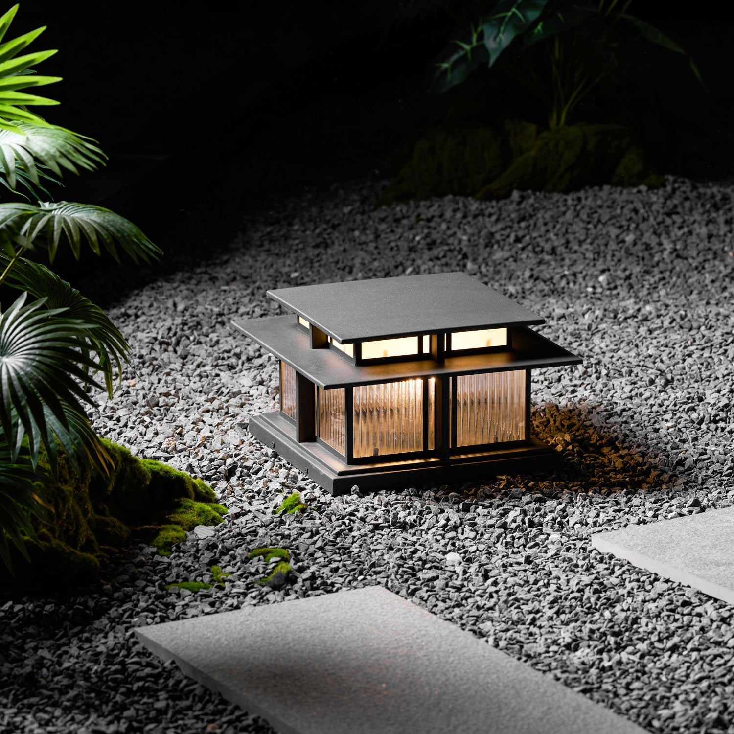 Boilyn Pillar Outdoor Light