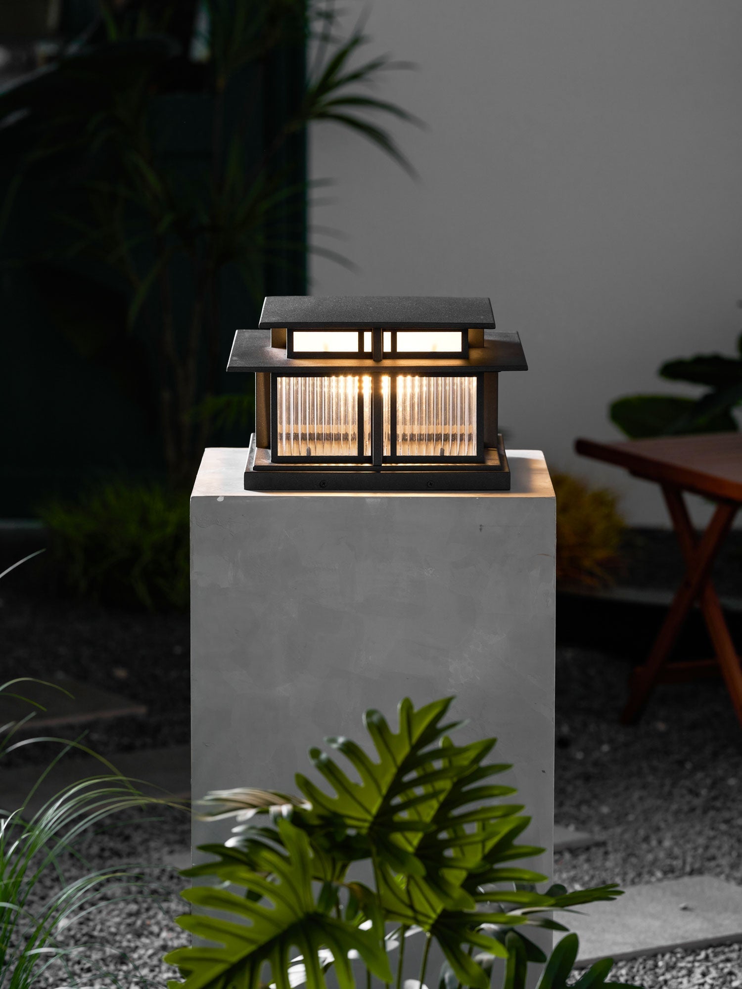 Boilyn Pillar Outdoor Light