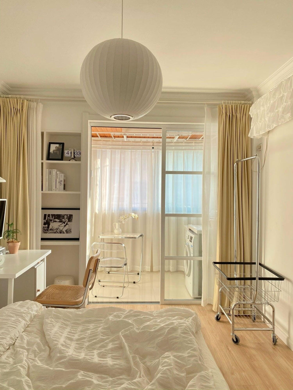 Crisscross Bubble Pendant Light