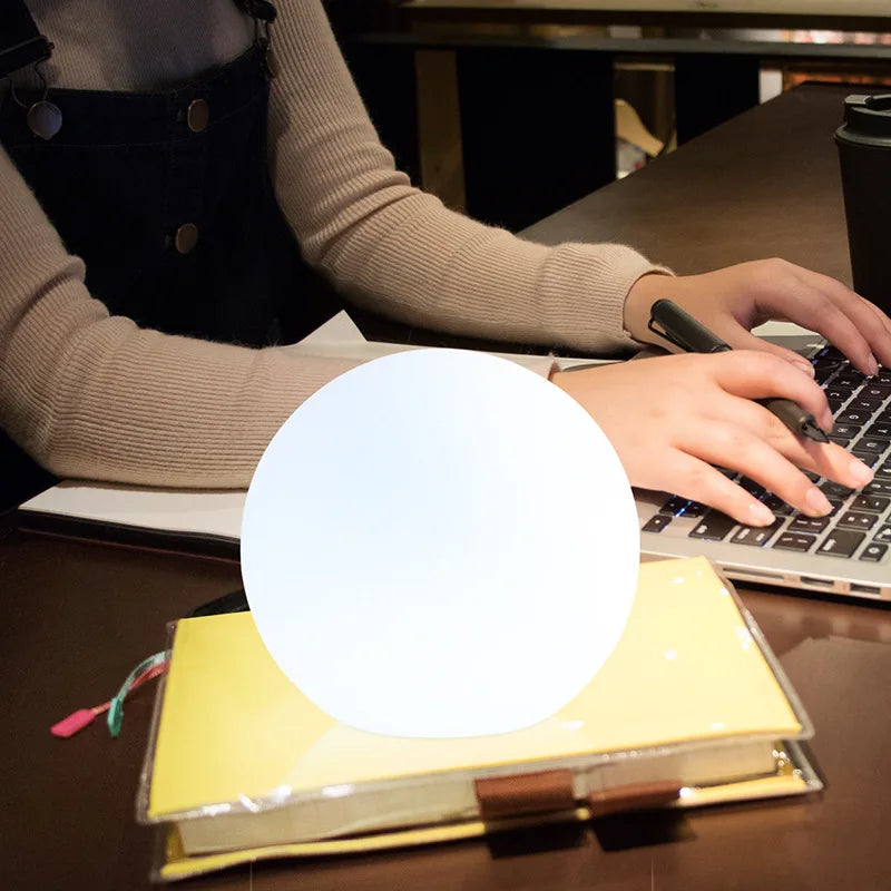 LumiGlobe – Wireless LED Table Lamp with 16 Colors for Atmospheric Lighting
