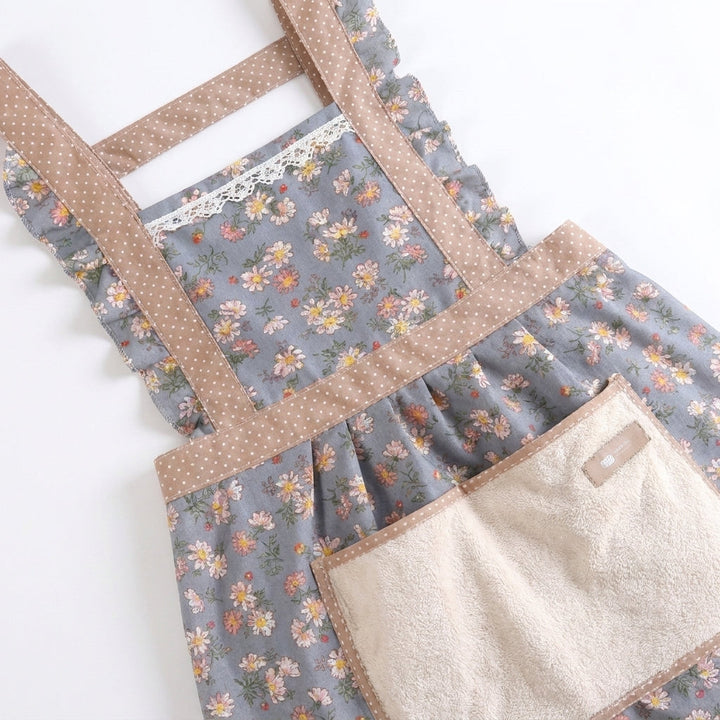 Kitchen Apron With Floral Pattern and Water-Repellent Surface