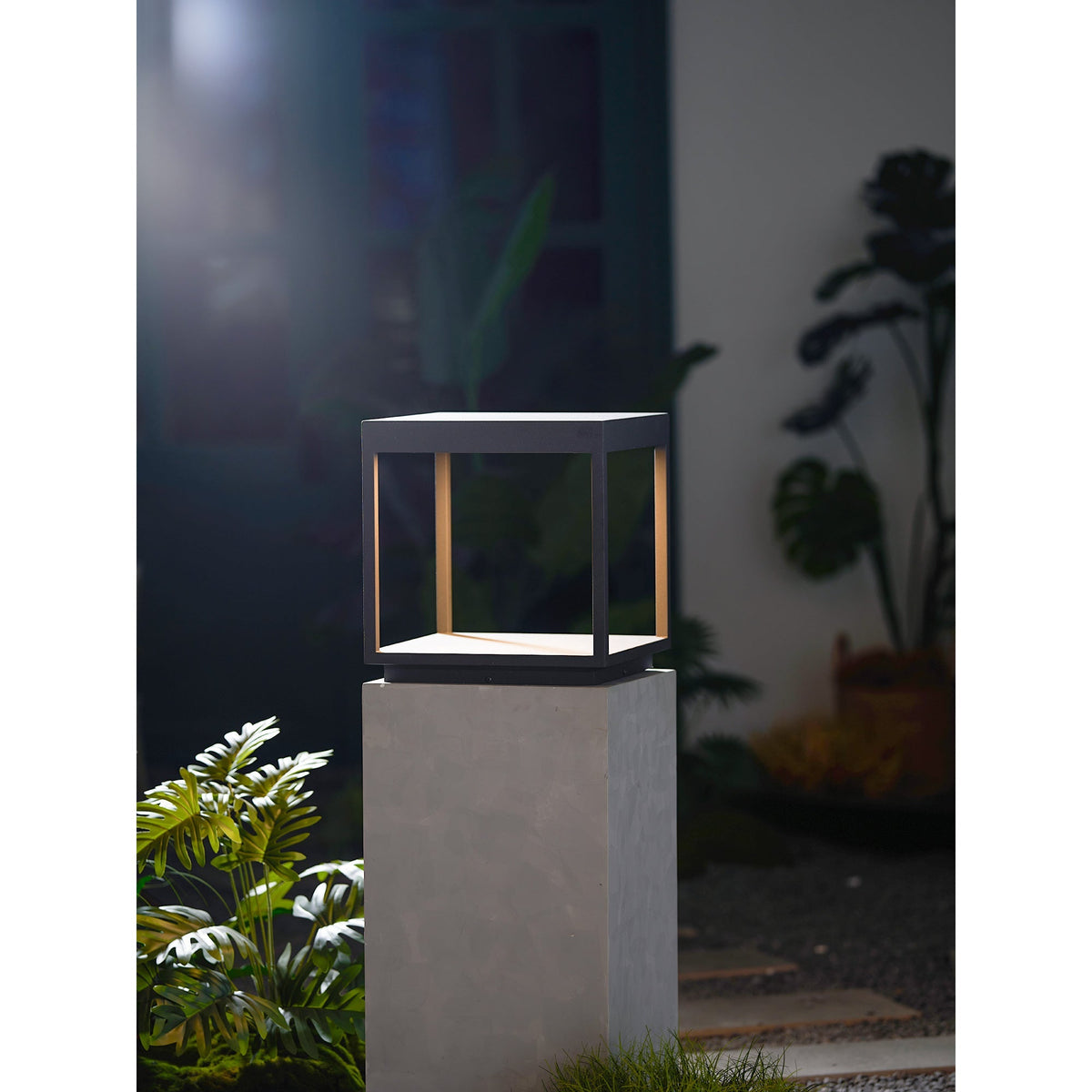 Square Frame Post Outdoor Light