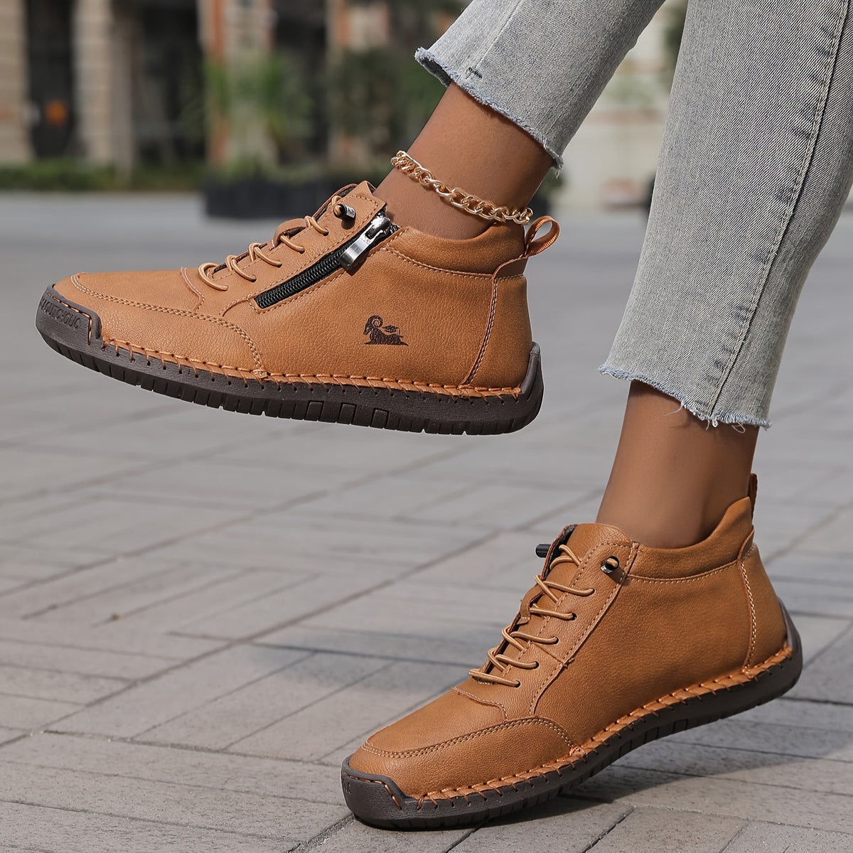 Hadyn | Women Wide Toe Box Cushioned Walking Shoes