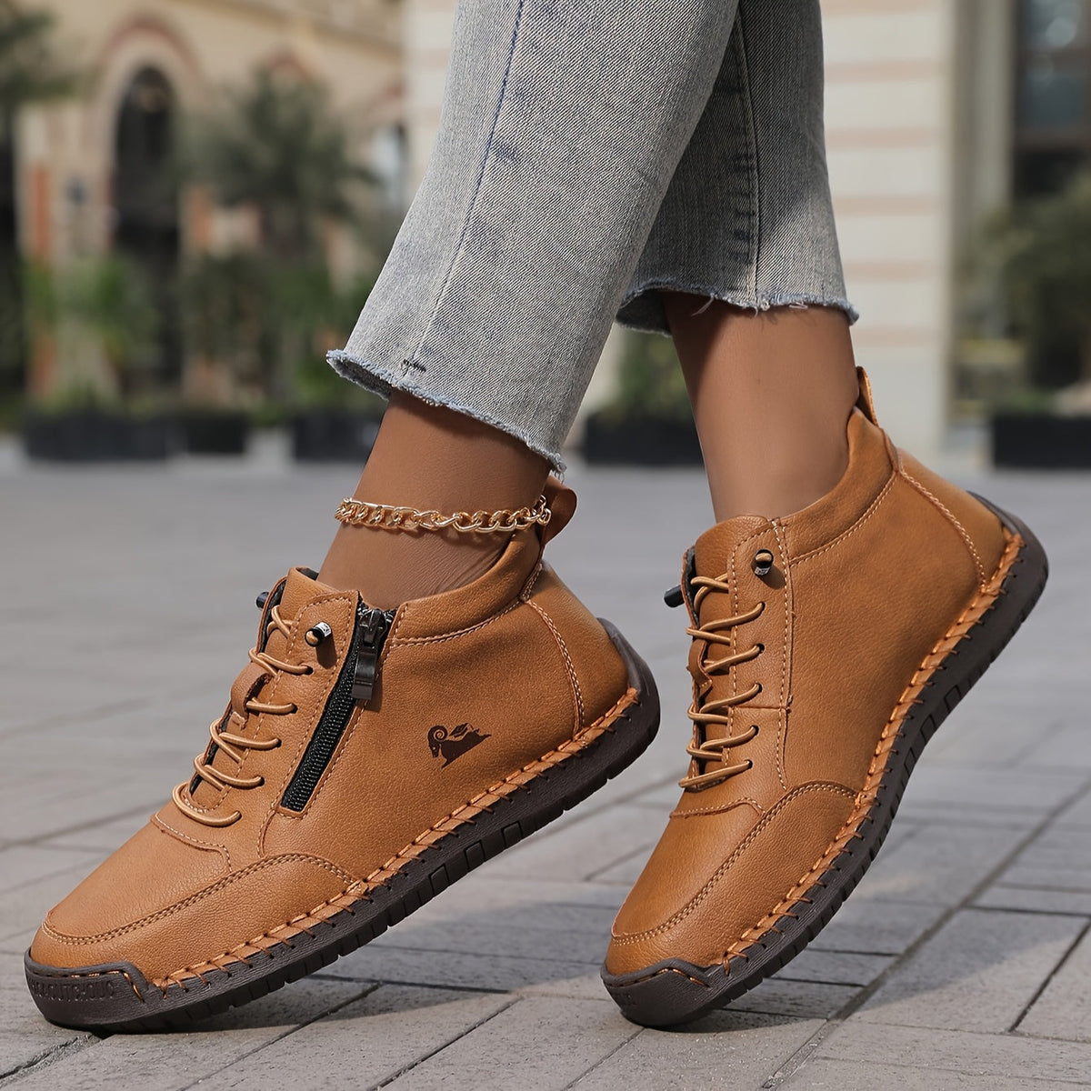 Hadyn | Women Wide Toe Box Cushioned Walking Shoes