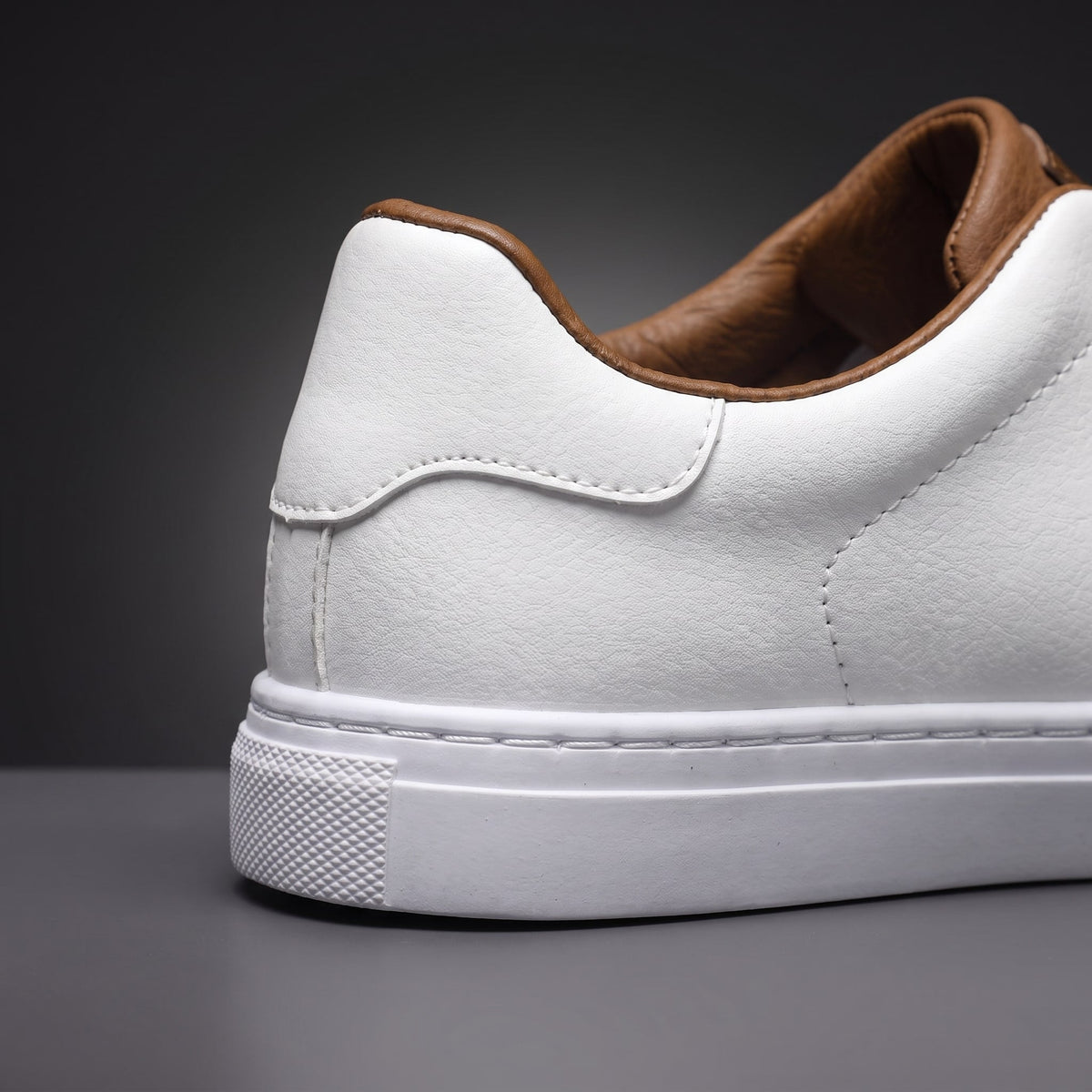 Landon Leather Sneakers - Santovi