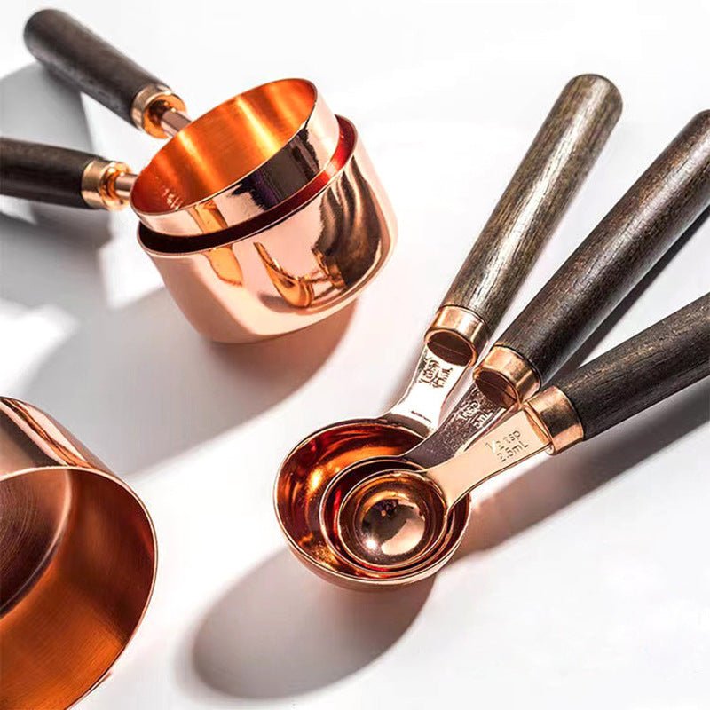 Premium Measuring Cup Set for Kitchen and Baking Made of Stainless Steel and Oak Wood